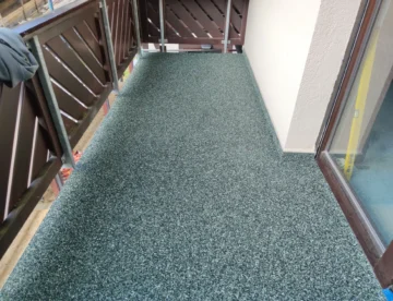 Balkon- und Terrassensanierungen mit entkoppelten Natursteinspachtelbelägen, Steinteppichen Balkon- und Terrassensanierungen mit entkoppelten Natursteinspachtelbelägen, Steinteppichen